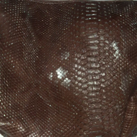 COPY - Crossbody - Picture 2 of 3